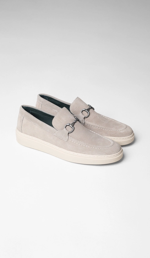 Sapato Mocassim com Gravata Metal